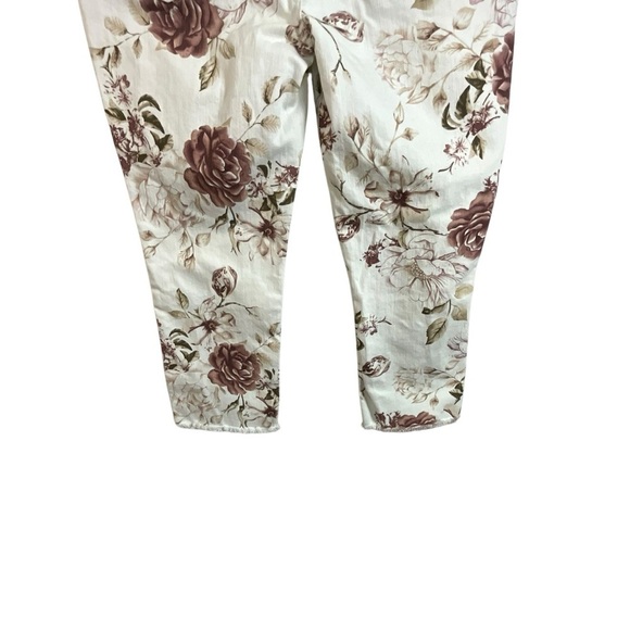 Johnny Was The Cropped Boyfriend Jeans in Rose Nwt - Picture 15 of 16